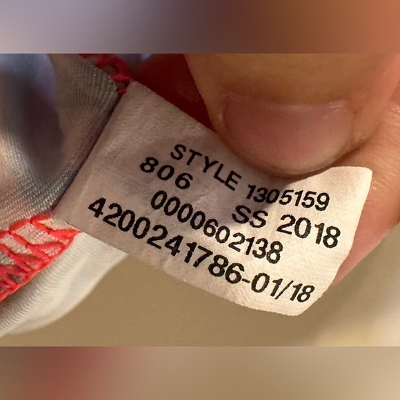 Under Armour Heat Gear Fitted Running Racer Back Tank Top Shirt Size Small - Picture 4 of 4